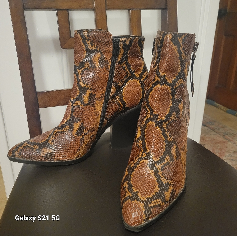 Naturalizer booties size 12W
